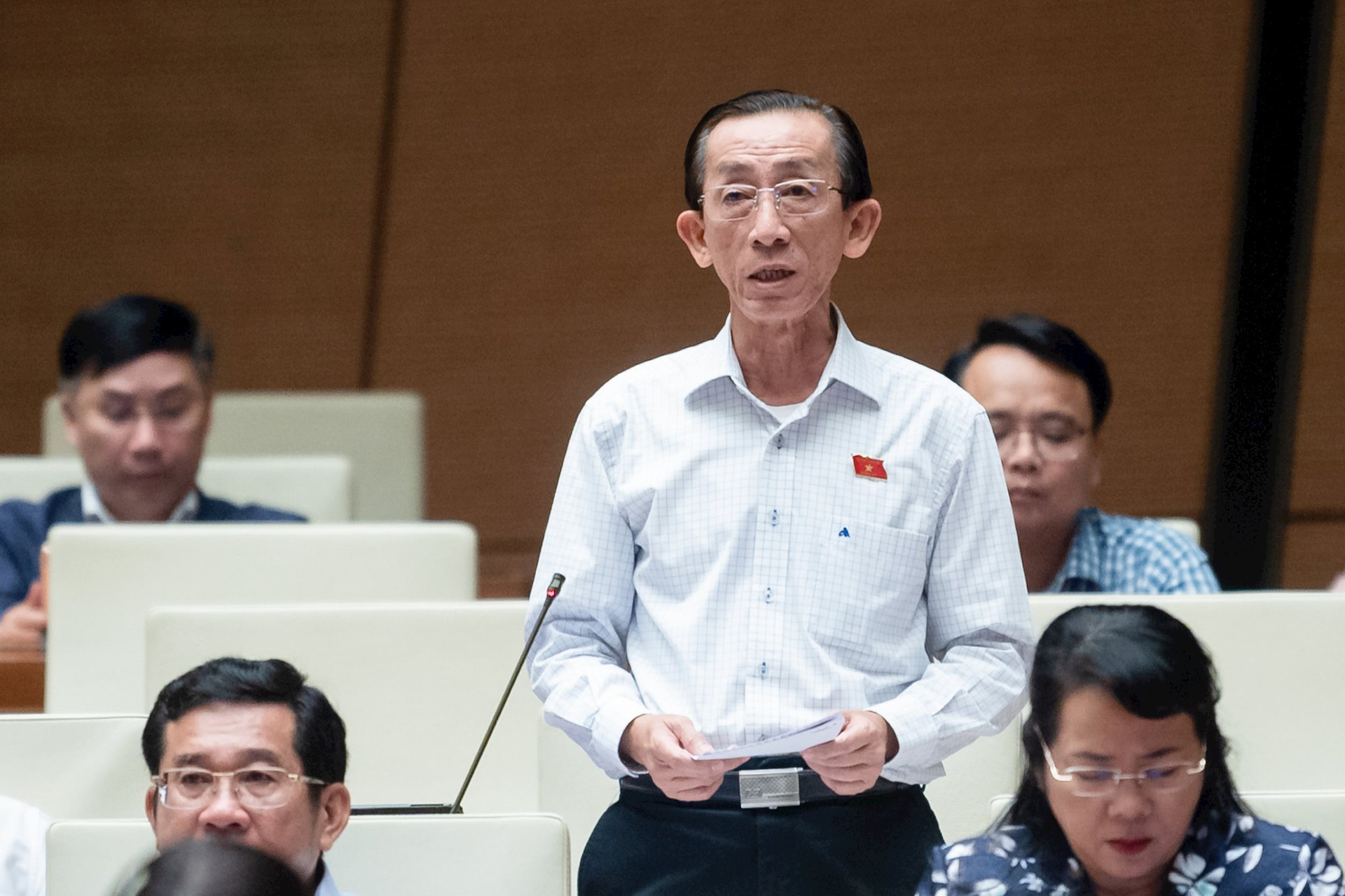 db-tran-hoang-ngan-2755.jpg
