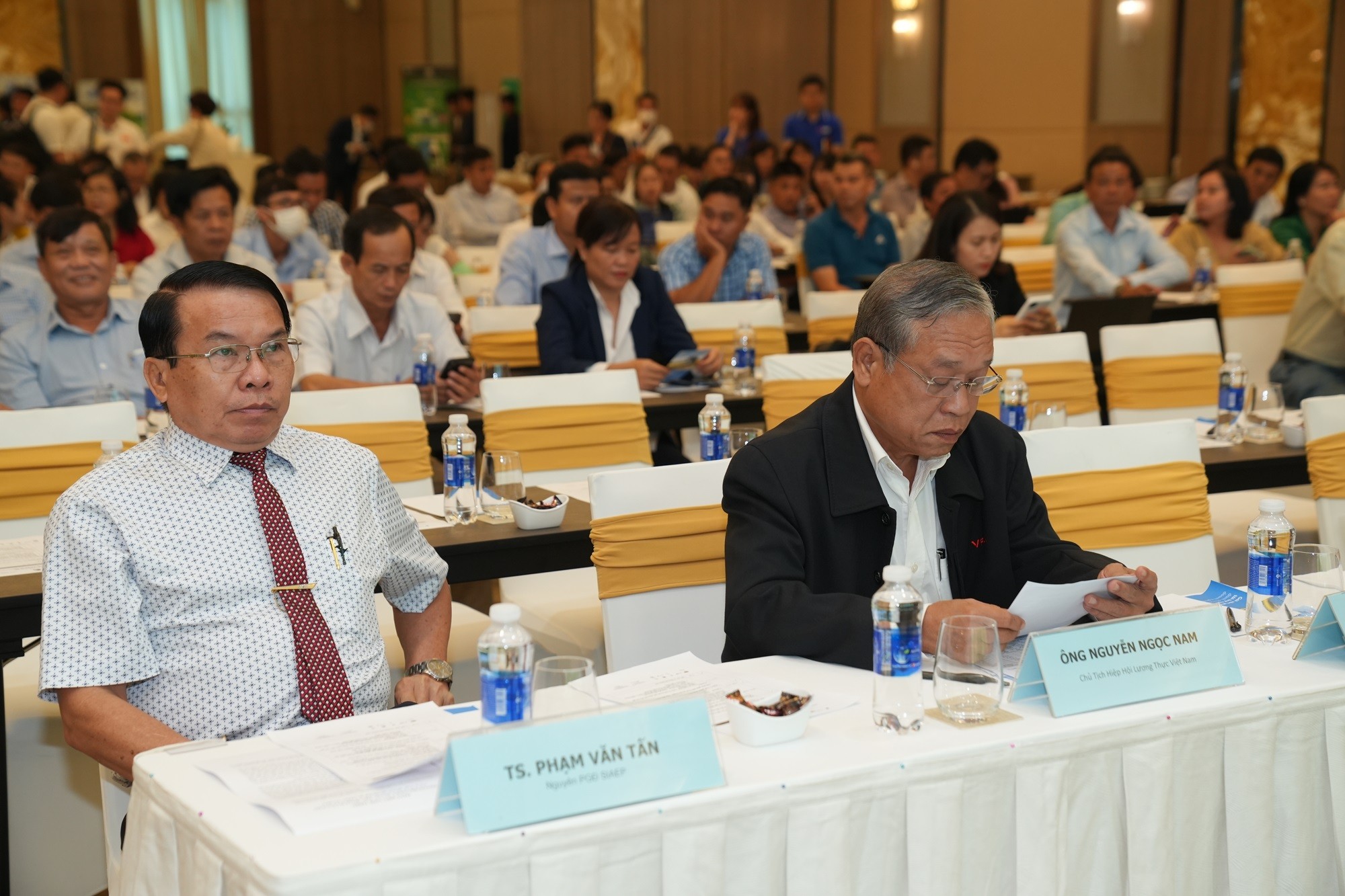 hoi-thao-4-1698980426-878.jpg