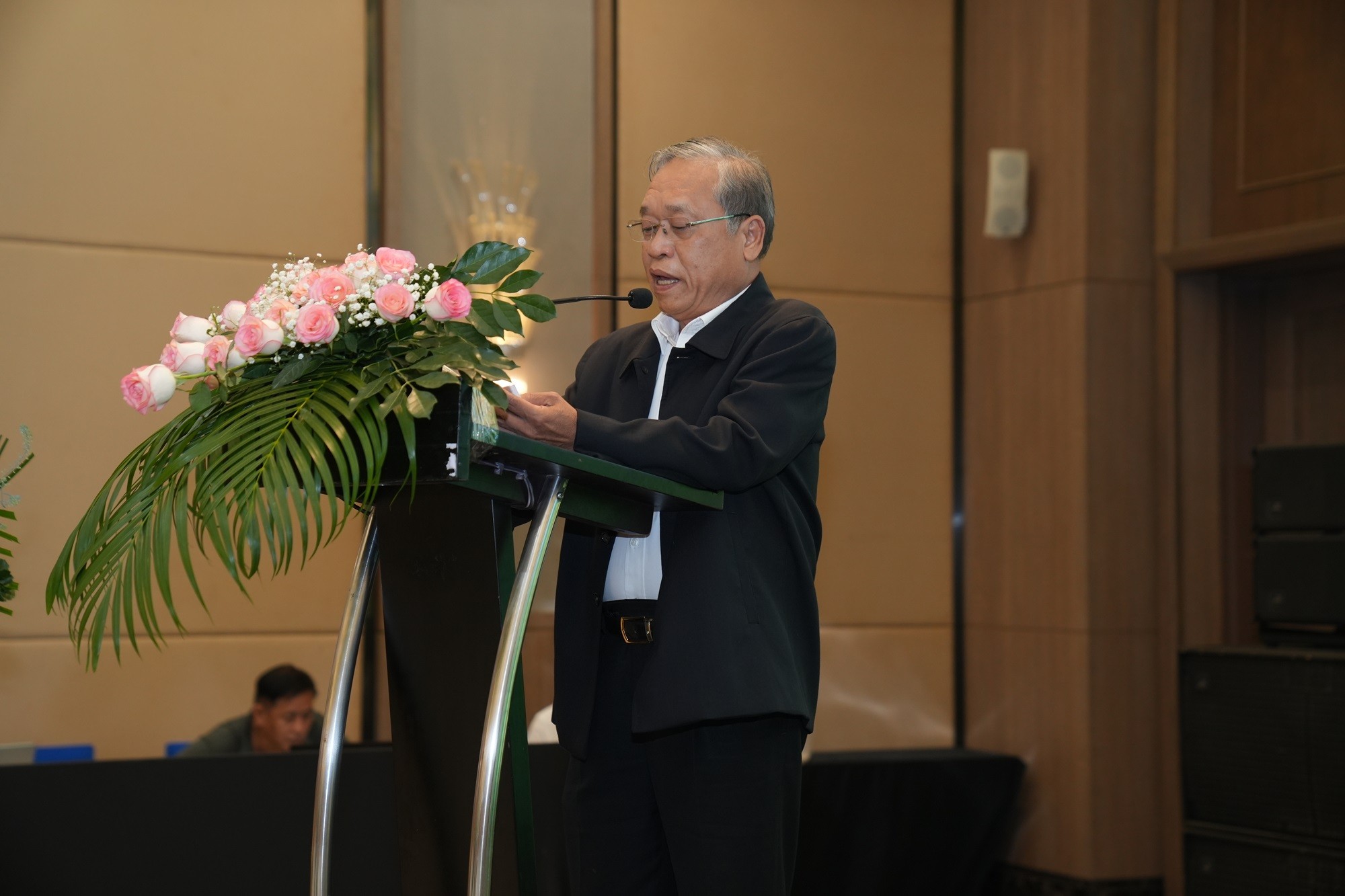 ong-nam-1698980426-2402.jpg