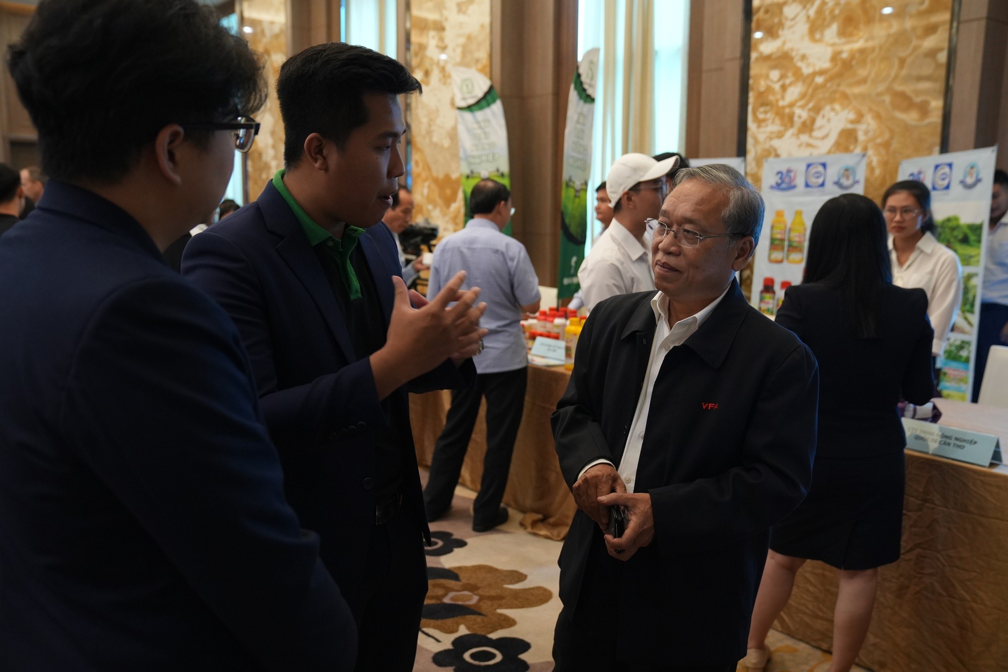 ong-nam-1698987274-944.jpg