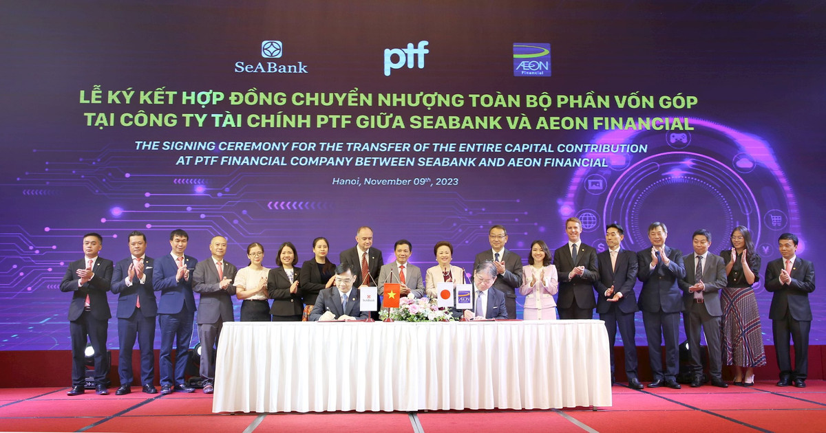 Đại diện SeABank và AEON Financial ký kết hợp đồng chuyển nhượng toàn bộ phần vốn góp của SeABank tại Công ty Tài chính TNHH MTV Bưu Điện
