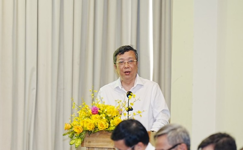 hoang-trung-3430.jpg