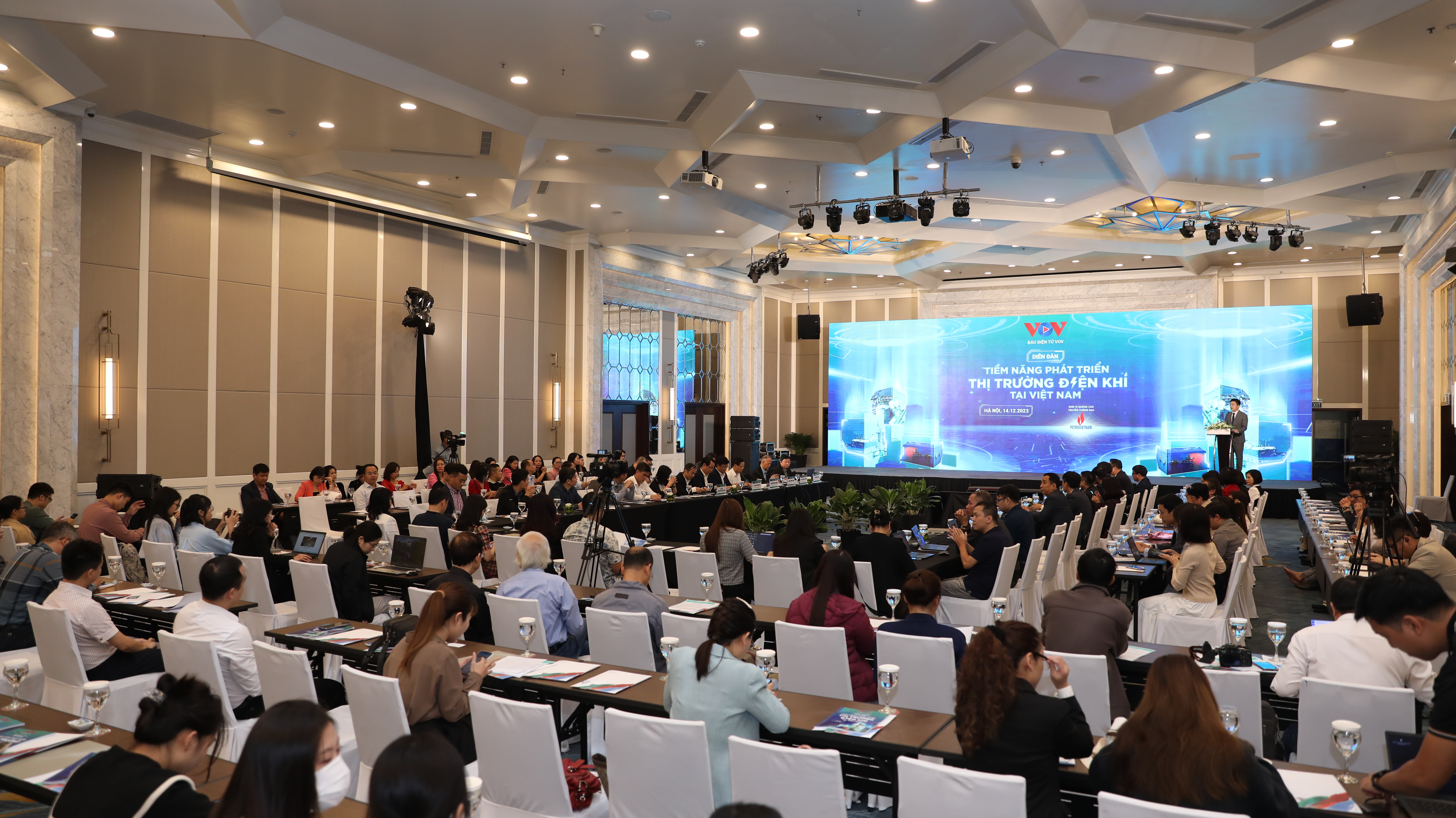 1412dienkhi-8336-1771.jpg