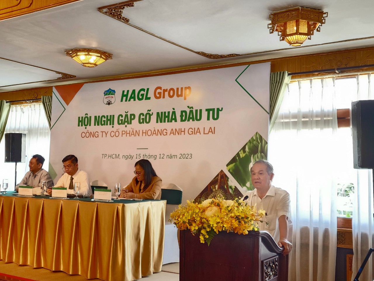 Bầu Đức chia sẻ thông tin hoạt động kinh doanh của HAGL với giới đầu tư