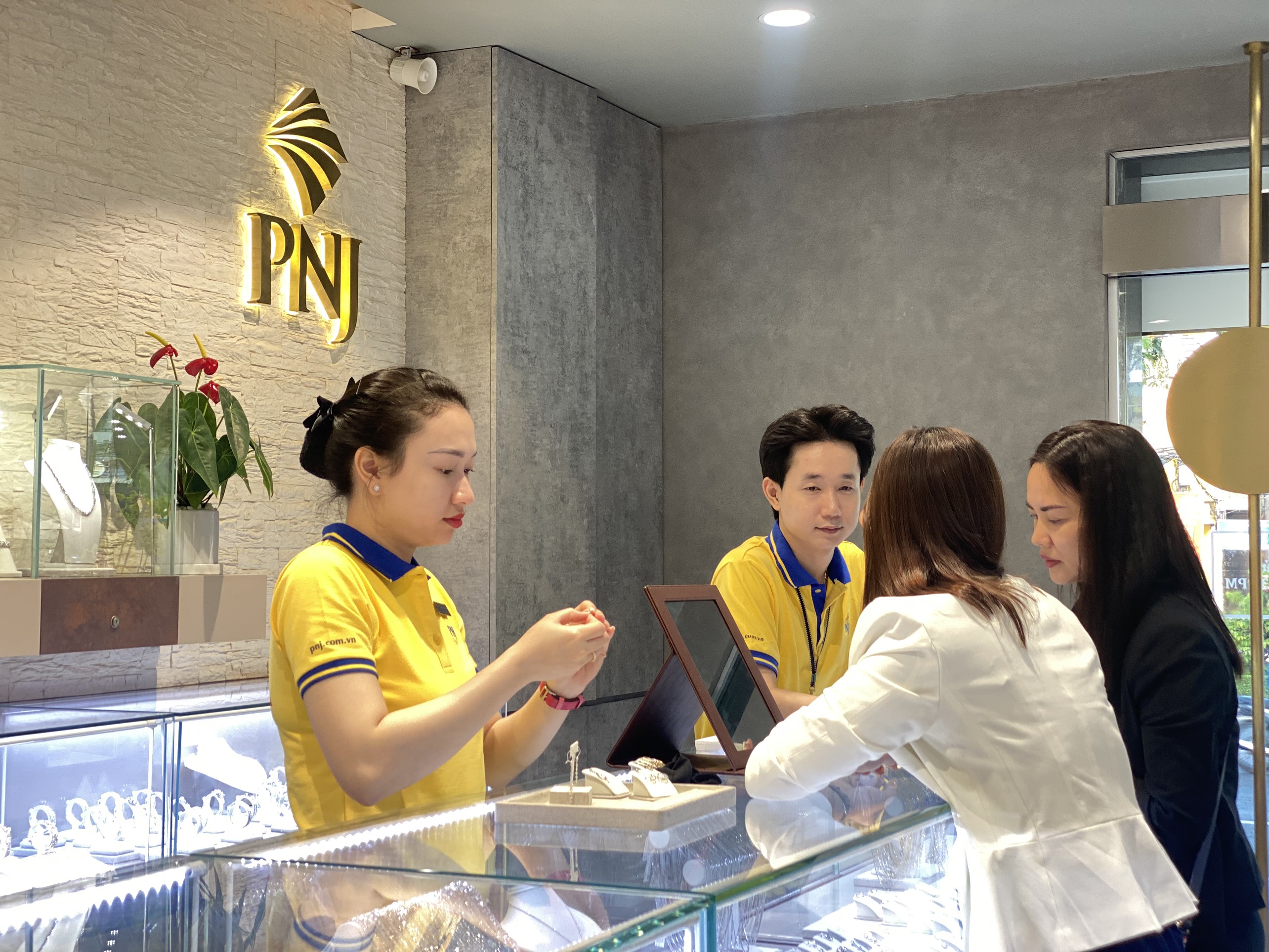 PNJ đạt 89,4% kế hoạch lợi nhuận năm 2023 sau 11 tháng