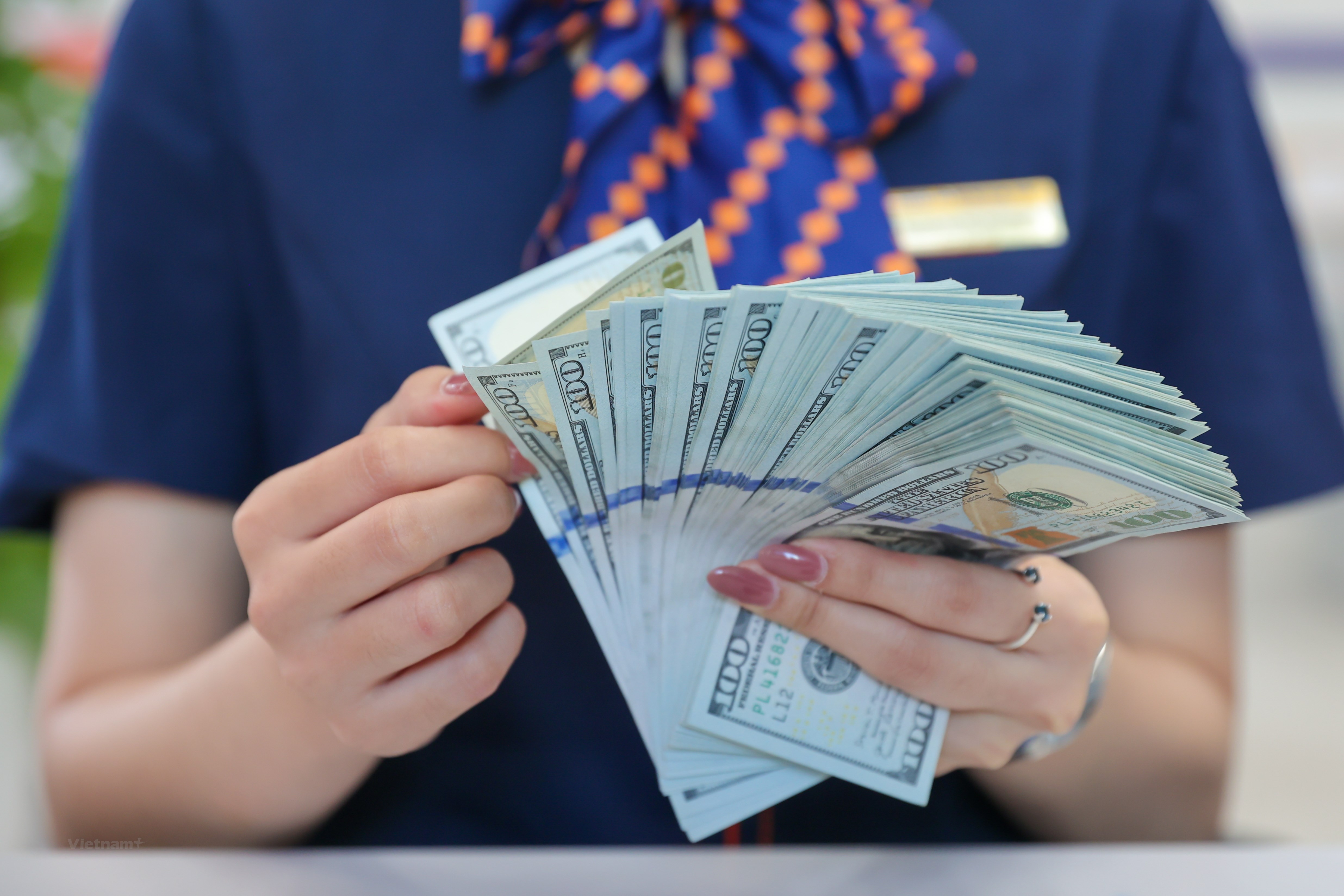 Tỷ giá trung tâm tiếp tục tăng mạnh.