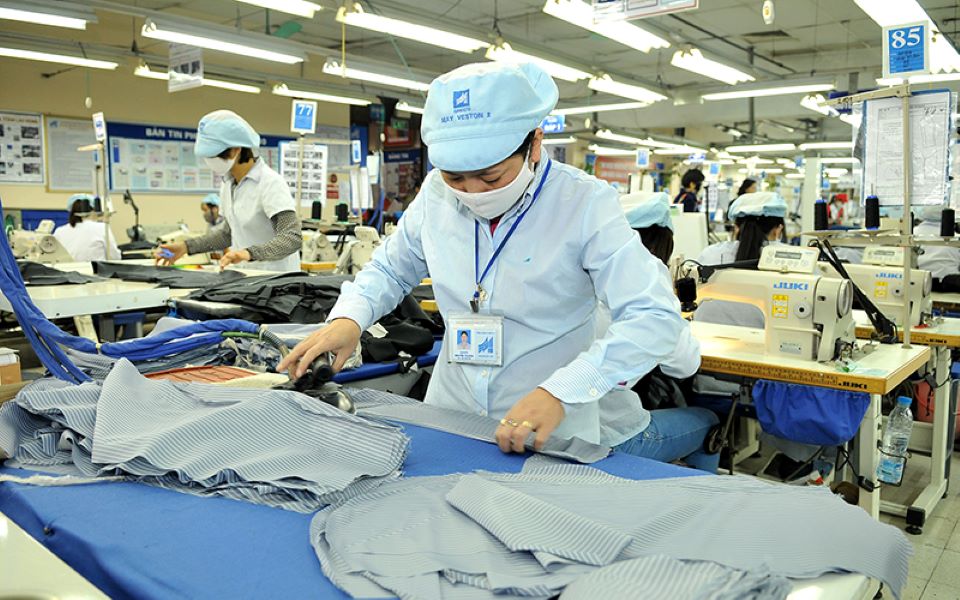 8 tháng đầu năm 2023, kim ngạch xuất khẩu dệt may đạt 26,1 tỷ USD, giảm 16% so với cùng kỳ năm 2022 - Ảnh minh họa.