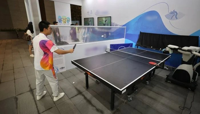 1112638-5737128-robot-tennis-updates-8887.png