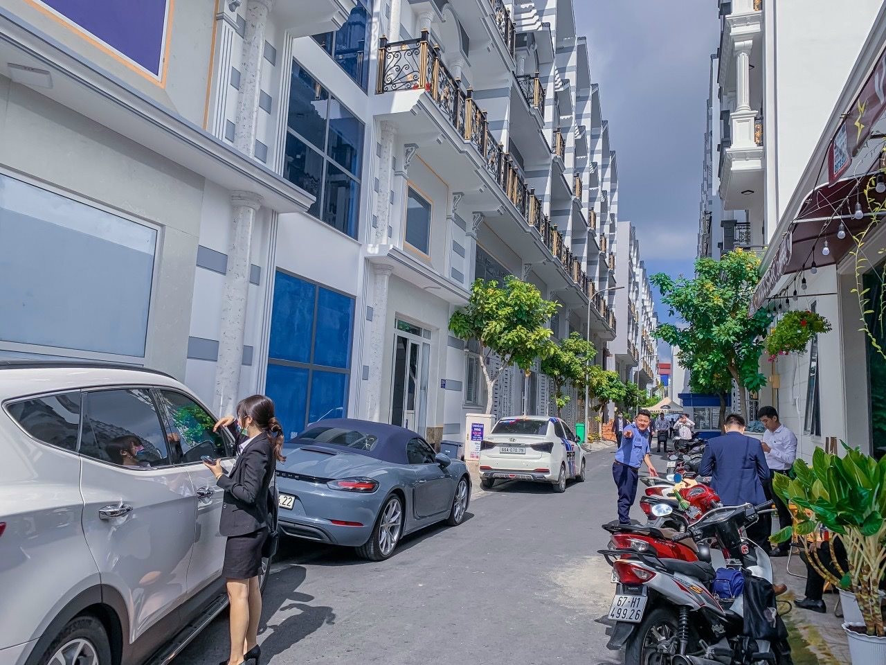 Xuất hiện động thái "săn mồi lạ" của giới đầu tư địa ốc: Đã rất ưng nhưng chưa vội mua, "nắm được thóp" chủ nhà không thể gồng tiếp, cò cưa bớt thêm được 4 tỉ đồng