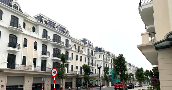 "Khắc nghiệt" thị trường bất động sản 2023