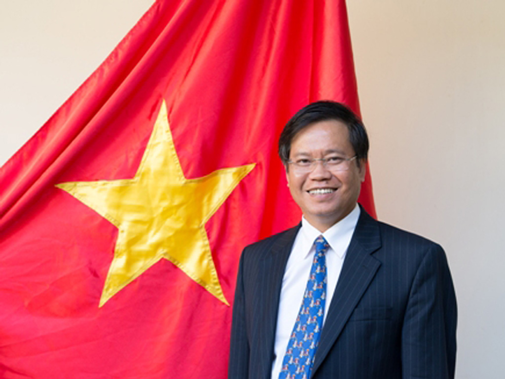 Đại sứ Hoàng Anh Tuấn