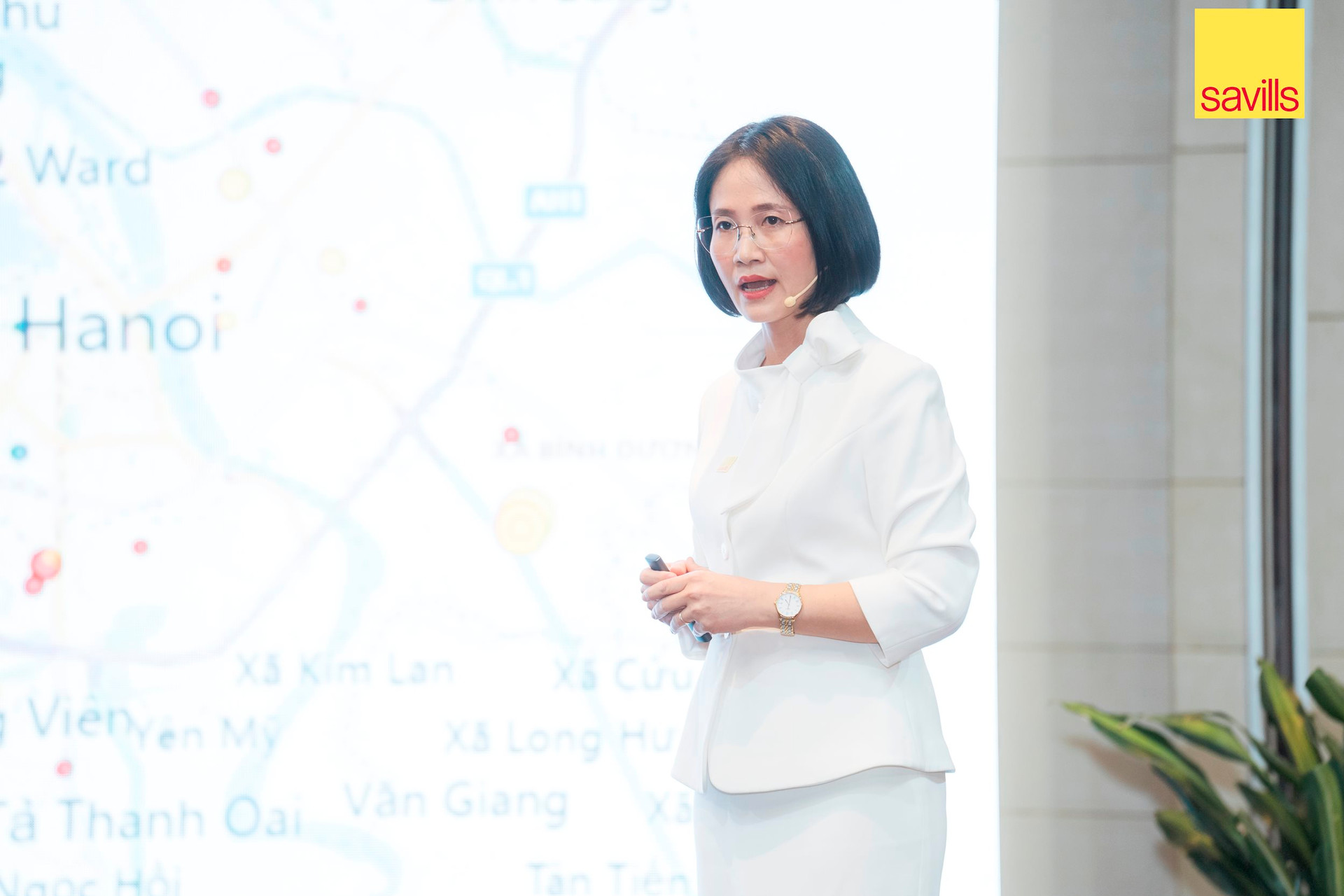 ba-do-thu-hang-giam-doc-cap-cao-bo-phan-nghien-cuu-tu-van-savills-ha-noi-1-3232.jpg