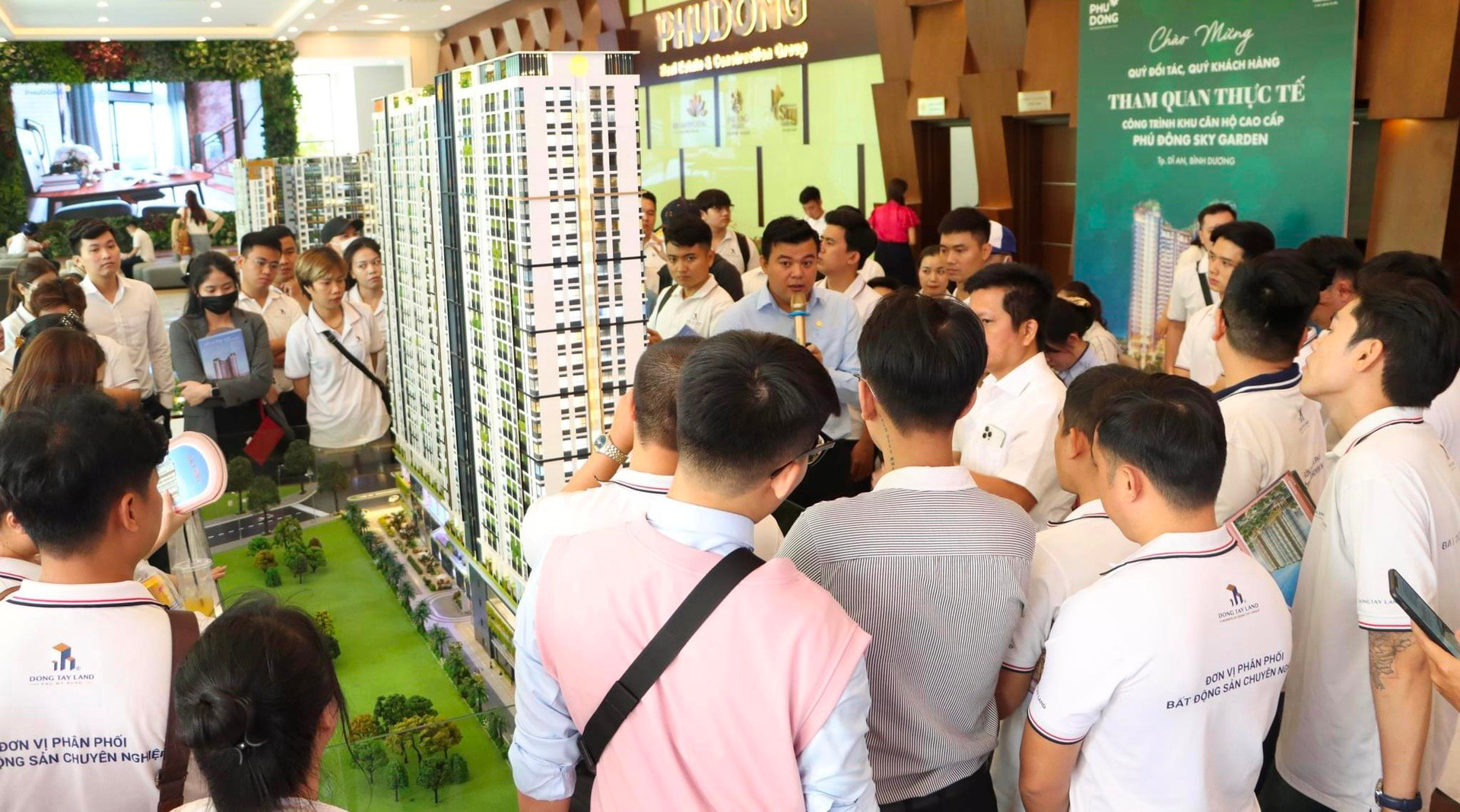 Sàn môi giới rầm rộ tuyển quân, mở rộng địa bàn hoạt động "chạy đua" với dự án mới