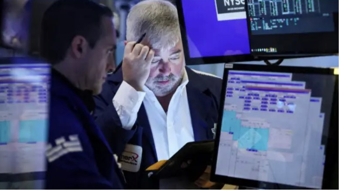 Dow Jones lại mất gần 500 điểm, S&P 500 trải qua phiên thấp nhất kể từ tháng 1: Lo ngại về lạm phát và địa chính trị đè nặng lên TTCK Mỹ
