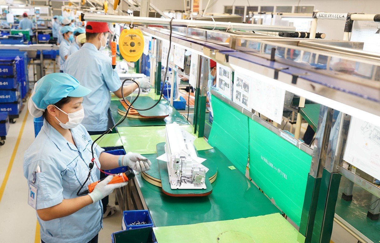 Hơn 15.300 doanh nghiệp thành lập mới trong tháng 4/2024, vốn đăng ký mới tăng mạnh