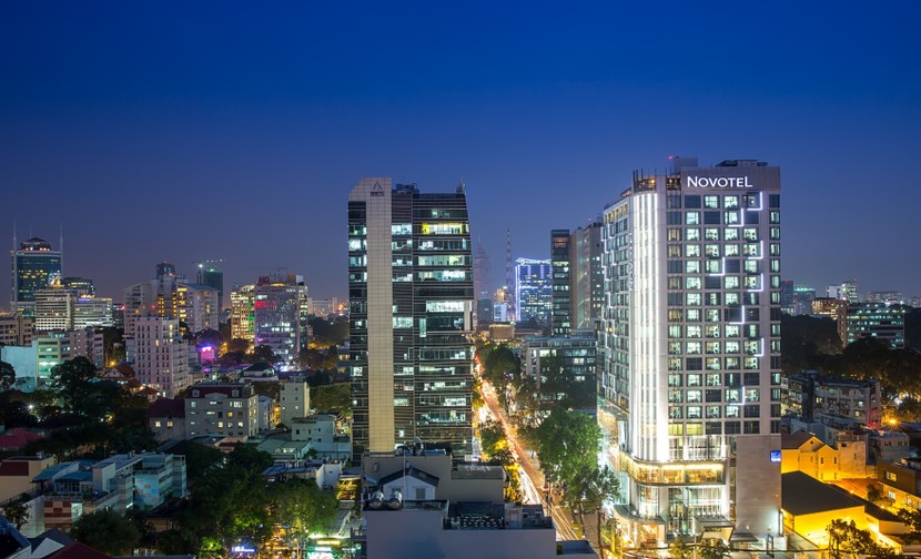 Chủ khách sạn Novotel Sai Gon Centre bất ngờ báo lãi 194 tỷ đồng, nợ trái phiếu vẫn trên 3.000 tỷ