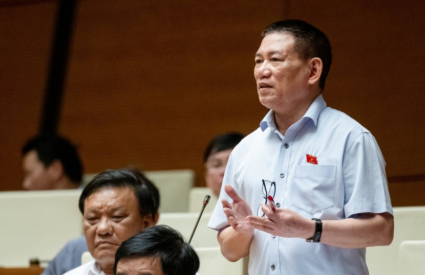 Bộ trưởng Tài chính Hồ Đức Phớc tại phiên họp Quốc hội chiều 4/6. Ảnh: Media Quốc hội