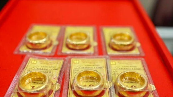 Vàng nhẫn chưa dừng đà tăng giá, chênh lệch so với vàng SJC chỉ còn 1,38 triệu đồng