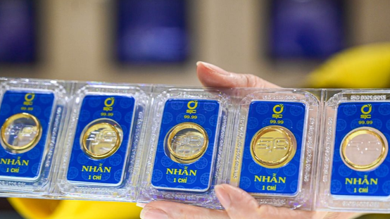 Áp lực chốt lời, giá vàng nhẫn quay đầu giảm