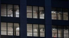 Khoản nợ ngân hàng nghìn tỷ USD đằng sau những tòa nhà thưa vắng mọc lên trên khắp nước Mỹ