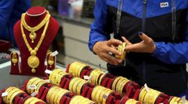 Giá vàng sụt rất mạnh trong phiên cuối cùng của tháng 4/2024