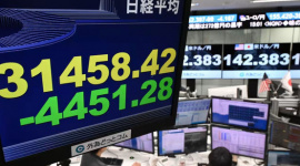 Nikkei vừa trải qua ngày tồi tệ nhất trong gần 4 thập kỷ, Kospi tạm dừng giao dịch vì bán tháo mạnh