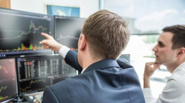 Khối ngoại "xả" gần 500 tỷ đồng cổ phiếu Việt Nam trong phiên đầu tuần, đâu là tâm điểm?