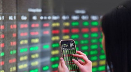 Bộ đôi cổ phiếu VCB, BID dẫn dắt thị trường “thăng hoa” phiên đầu năm, VN-Index tiến sát mốc 1.270 điểm