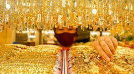 Một năm qua, giá vàng đã tăng xấp xỉ 1/3