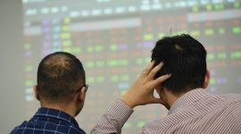 Loạt cổ phiếu bluechip nằm sàn trong ngày VN-Index “bốc hơi” hơn 13 điểm