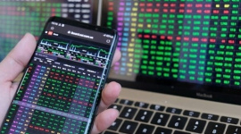 Thị trường “thăng hoa”, VN-Index tích lũy thêm gần 14 điểm