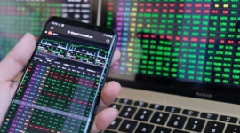 Cổ phiếu “họ” Gelex và “họ” Hoàng Huy “thăng hoa”, VN-Index thoát hiểm phút cuối