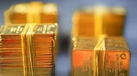 Giá vàng trong nước giảm sâu, vàng miếng SJC mất mốc 121 triệu đồng