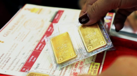 Vàng miếng SJC tiếp tục duy trì vùng giá cao, sát mốc 121 triệu đồng