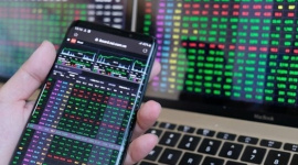 Cổ phiếu bluechip dẫn dắt, VN-Index vượt đỉnh 1.520 điểm