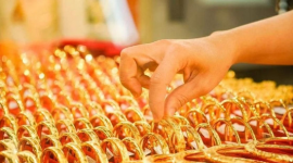 Giá vàng thế giới lao dốc, giá vàng nhẫn trong nước tiếp tục giảm