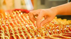 Giá vàng thế giới lao dốc, giá vàng nhẫn trong nước tiếp tục giảm