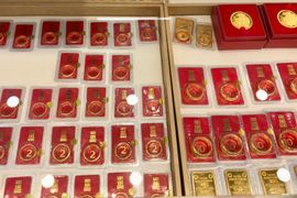 Tỷ giá đi ngang, vàng miếng SJC tiếp tục giảm