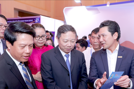 Sacombank thúc đẩy dịch vụ công và thanh toán không dùng tiền mặt