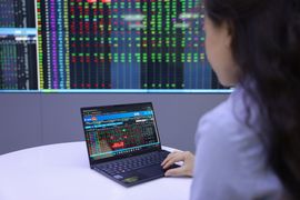 Đầu tư cổ phiếu nào dịp cuối năm?