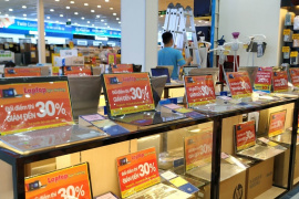 Lợi nhuận quý III/2023 thoát đáy, MWG, FRT, DGW vẫn chưa thấy "cửa sáng"