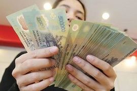 Ngân hàng lớn tiếp tục giảm lãi suất, người gửi tiền "sốc" vì lãi quá thấp
