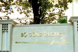 Thứ trưởng Nguyễn Sinh Nhật Tân làm người phát ngôn Bộ Công Thương