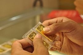 Chuyên gia: Giá vàng "biến thiên" khôn lường, nhà đầu tư nên thận trọng