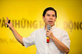 Thấy gì khi ông chủ Thế giới Di động (MWG) Nguyễn Đức Tài chỉ mua "nhỏ giọt" tỷ lệ cổ phiếu đăng ký?