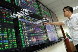 Cuộc đua tăng vốn của công ty chứng khoán và dòng tiền 'dễ tính có chọn lọc'