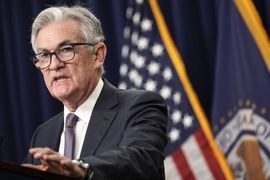 Fed quyết định giữ nguyên lãi suất ở mức cao nhất 22 năm, phát tín hiệu sẽ thực hiện thêm một đợt tăng trong năm nay