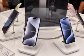 iPhone 15 chính thức mở từ 0h tại Việt Nam: Các hệ thống cháy sạch hàng, thu về trăm tỷ trong 1 đêm