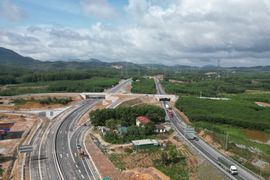 Cao tốc Bắc - Nam giai đoạn 2 chưa thể thi công đồng loạt do thiếu mặt bằng