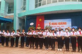 Điền Gia tiếp sức cho các em học sinh có hoàn cảnh khó khăn